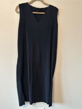 COS Black Sleeveless Pleated V-Neck Midi Dress